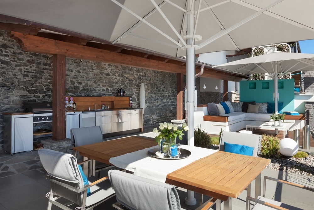 Expert Hot Shot Electric certified installation of outdoor kitchen electrical – professional Tulsa electricians wire safe GFCI outlets and lighting for patios.